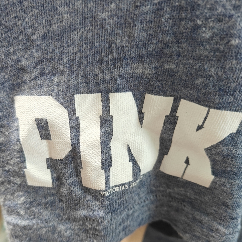 PINK Victoria's Secret New York Yankees V Neck Shirt Size Large - Picture 5 of 5